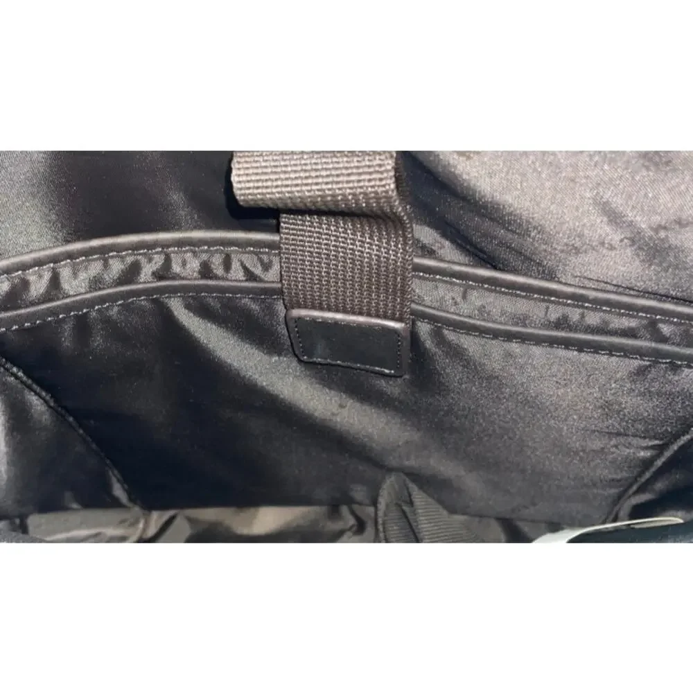 KENNETH COLE REACTION RISKY BUSINESS LEATHER MESSENGER CROSSBODY BAG